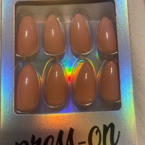 Glamermaid almond press-on nails re-list